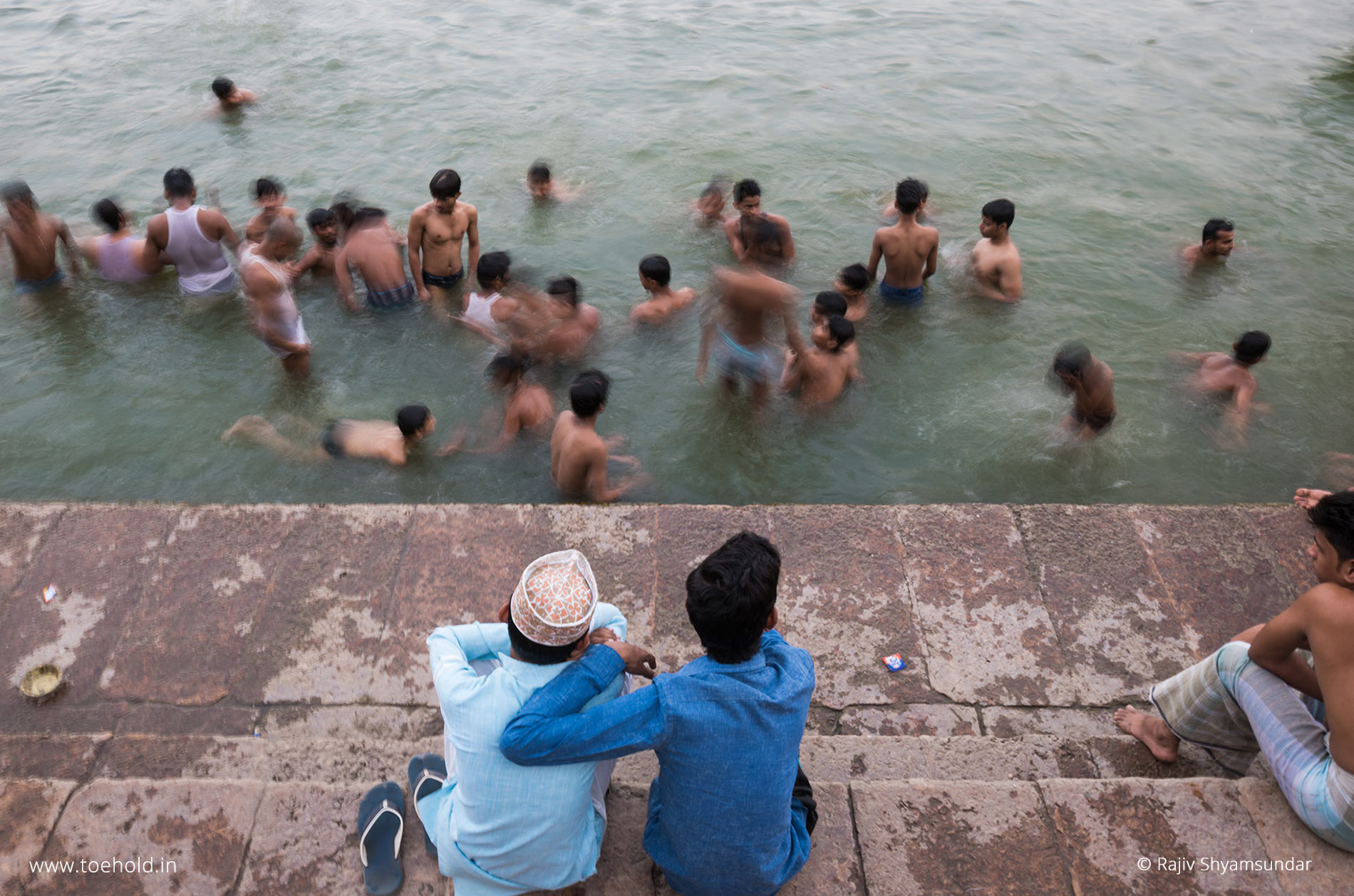 bathing in the ghats varanasi 2023